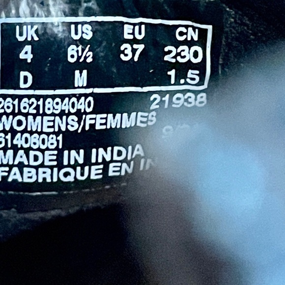 Clarks Clarkford DBT Black Size 6.5 EUC - Picture 7 of 7